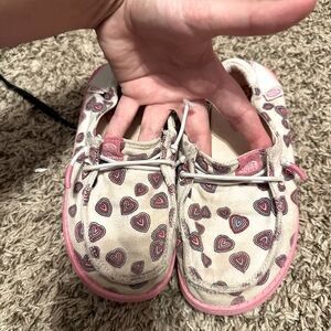 Girls heart hey dudes